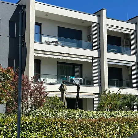White Valamar 2 Bedroom Balcony Parking Lägenhet Durrës