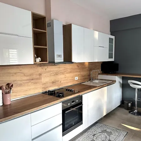 White Valamar 2 Bedroom Balcony Parking *