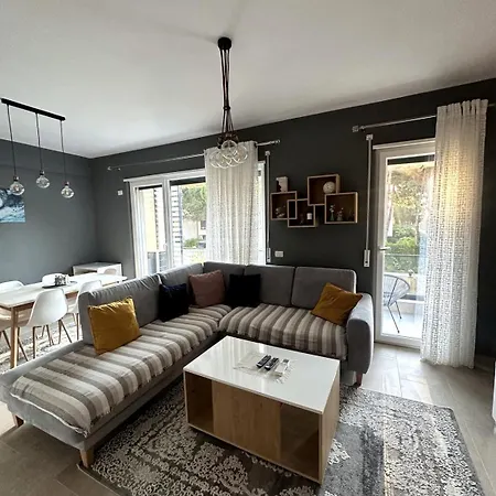 White Valamar 2 Bedroom Balcony Parking Lägenhet Durrës