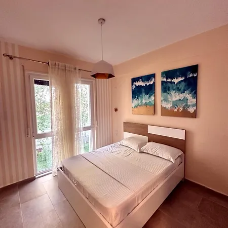 White Valamar 2 Bedroom Balcony Parking Apartamento *