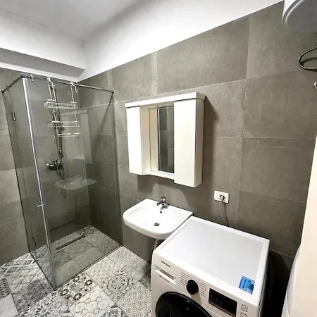 White Valamar 2 Bedroom Balcony Parking Lägenhet Durrës